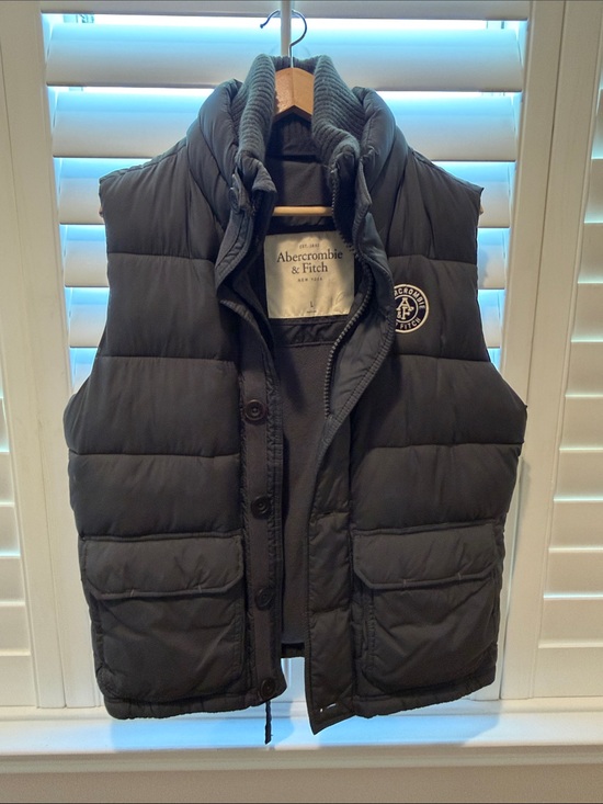Abercrombie & Fitch Other - Abercrombie & Fitch Quilted Puffer Vest in Charcoal